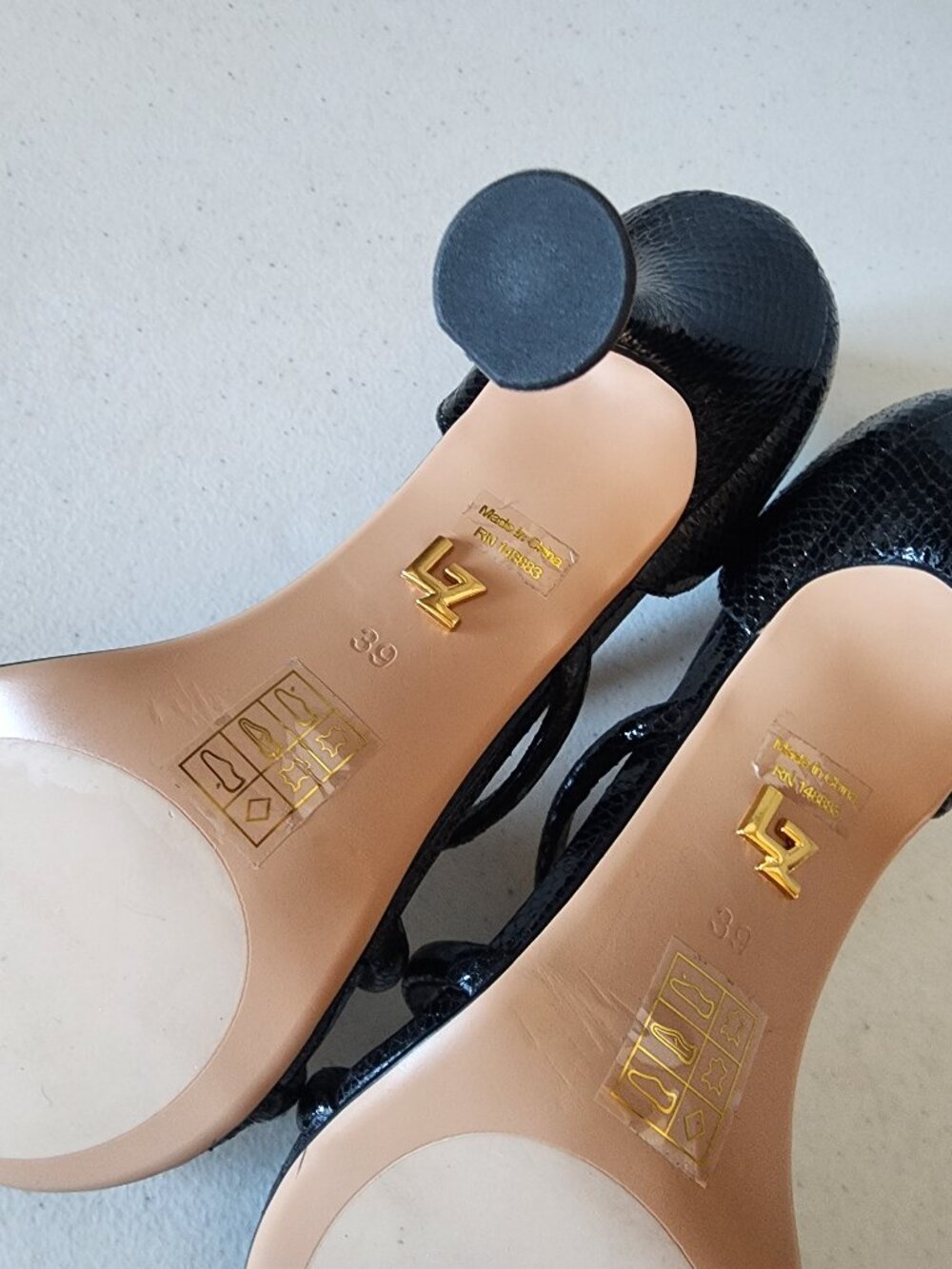 Lola Cruz Heels "NEW" - Picture 9 of 14